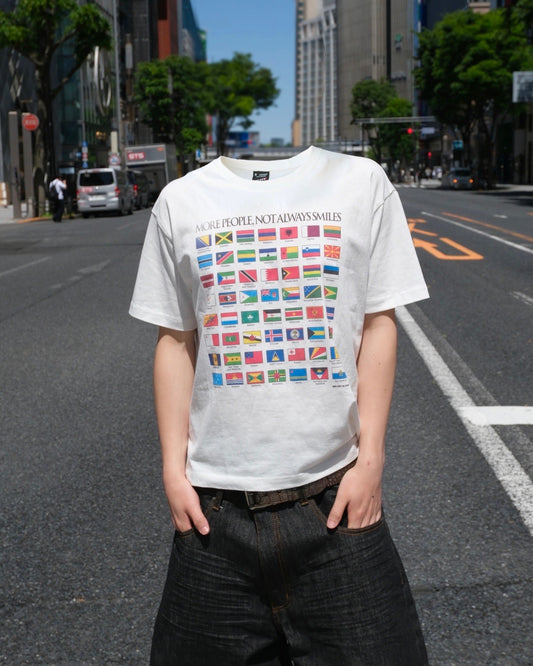 「More people,not always smiles」Flag tee