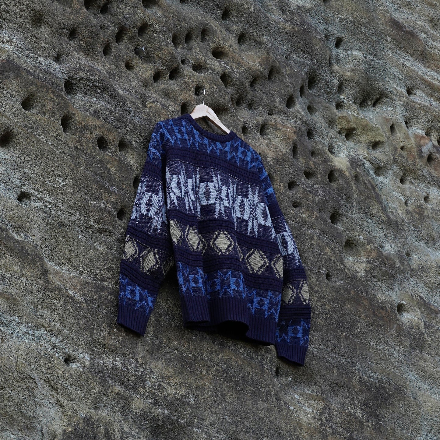 Ethnic patterned 3D knit free