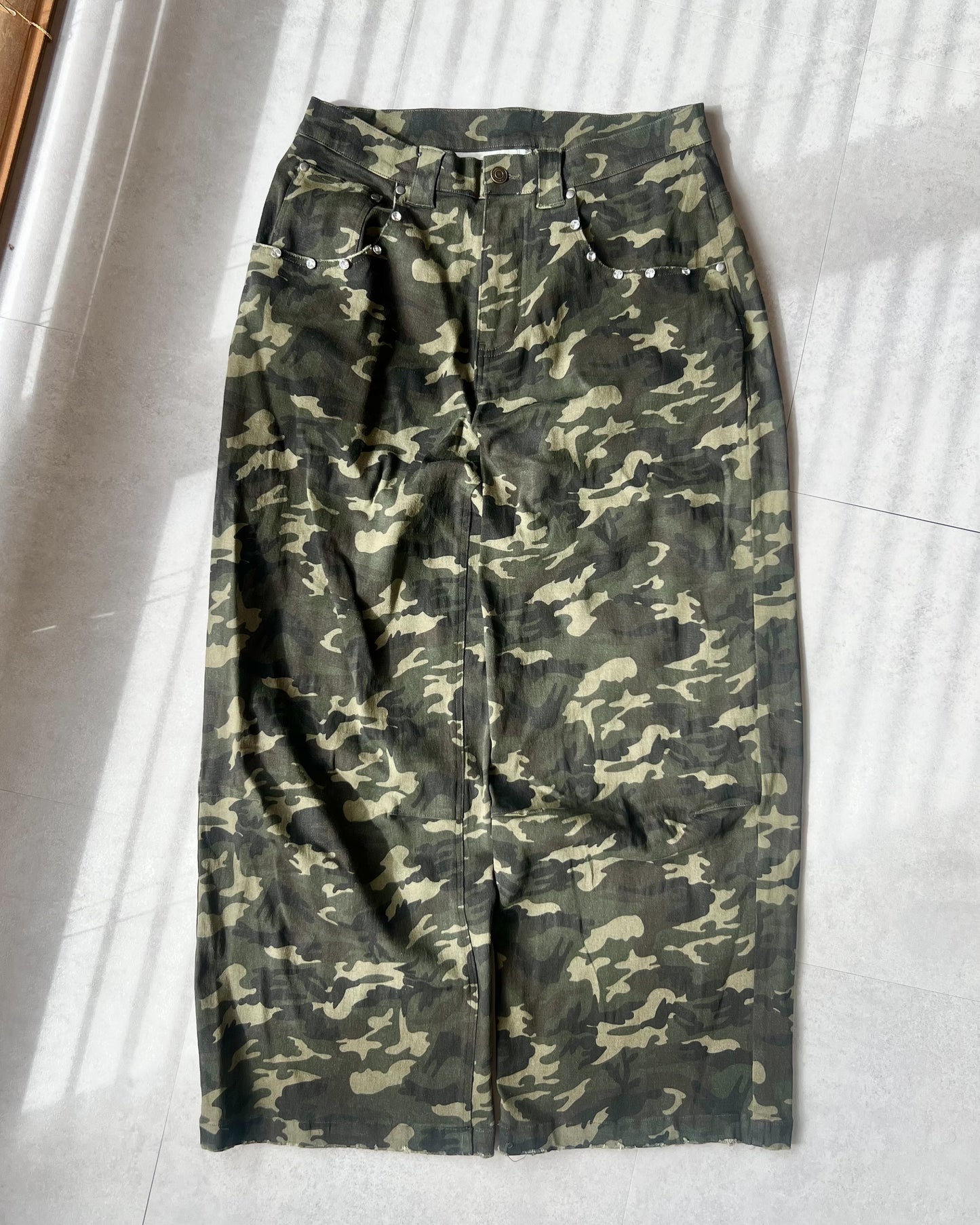 Diamond-like Studded Camouflage Pants free