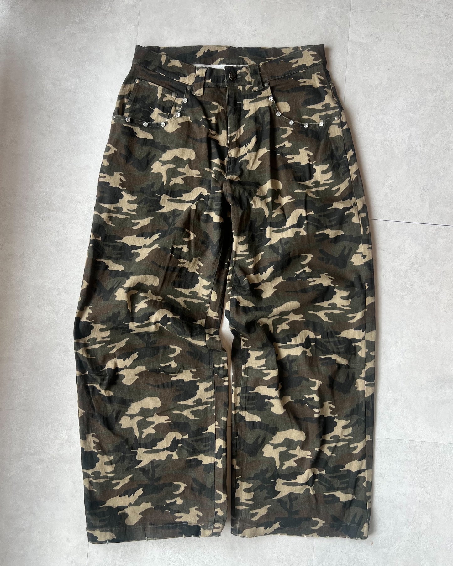Diamond-like Studded Camouflage Pants free