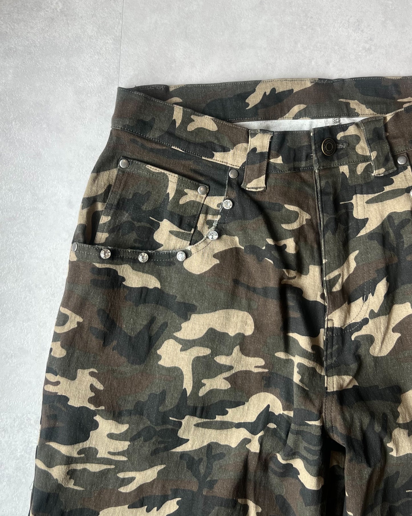 Diamond-like Studded Camouflage Pants free