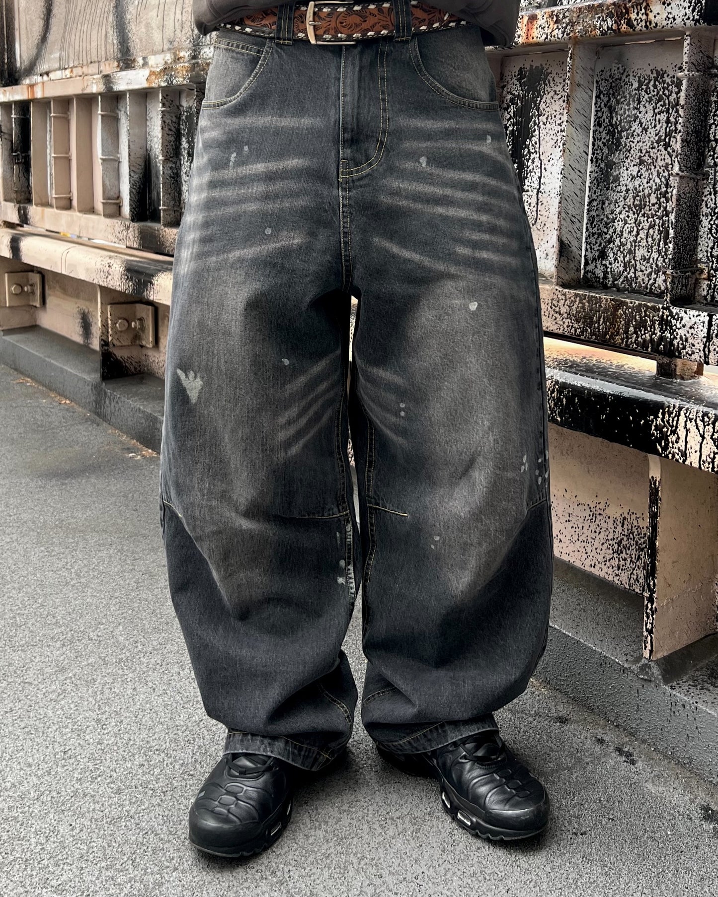 Washed baggy denim free
