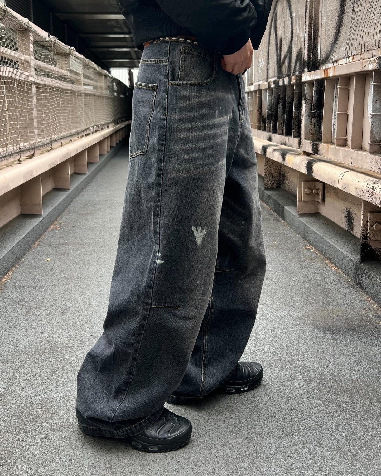 Washed baggy denim free