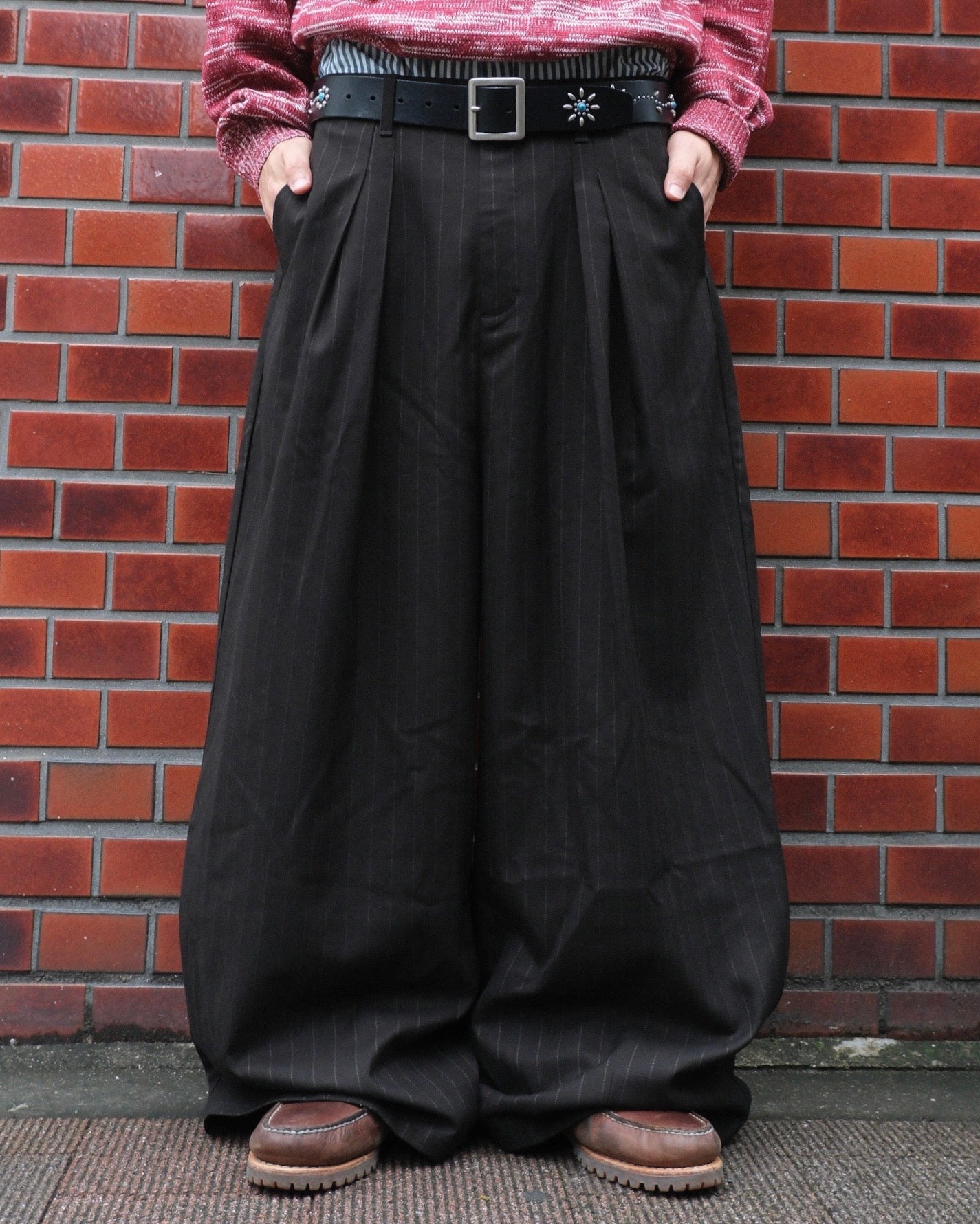 激レア⭐️BELVET Striped Tucked Slacks グレー　L Striped Tucked Slacks – BELVET