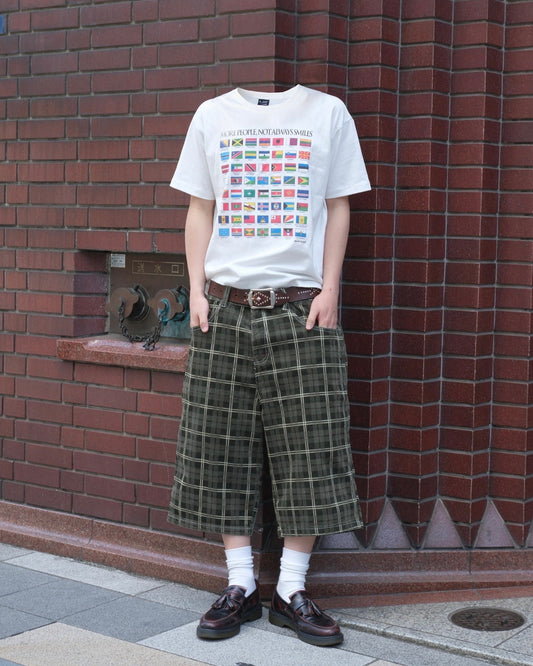 「More people,not always smiles」Flag tee