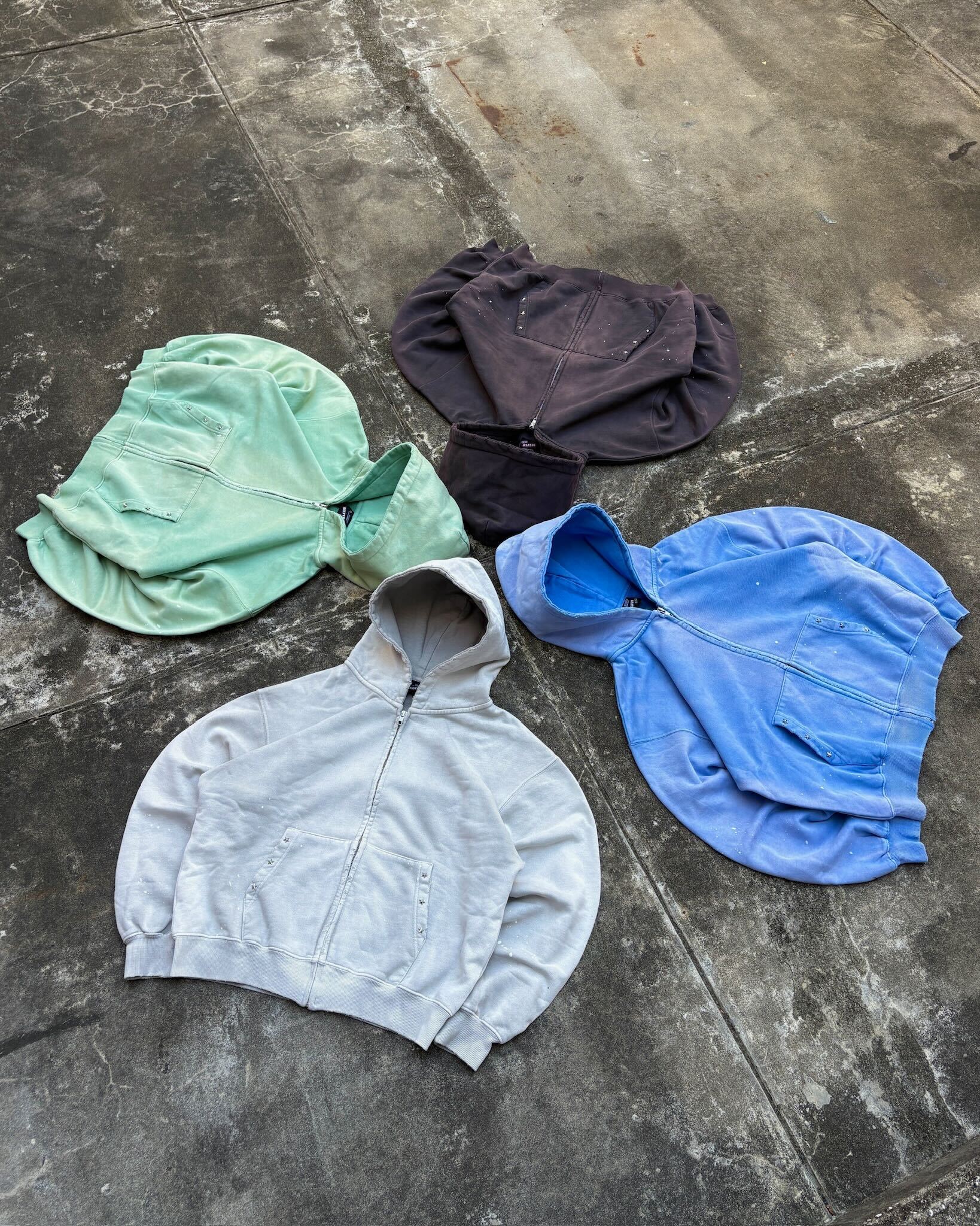 Distressed Pigment Zip Hoodie – BELVET