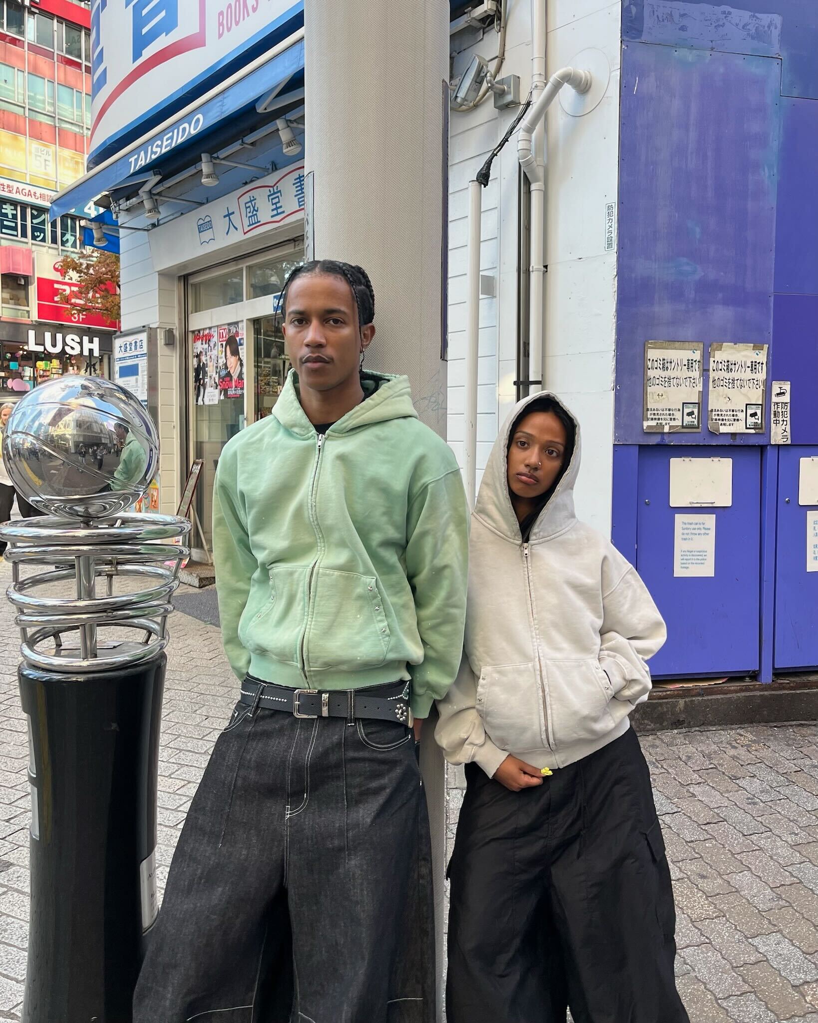 Distressed Pigment Zip Hoodie – BELVET