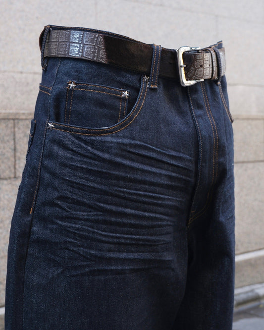 Baggy rigid denim
