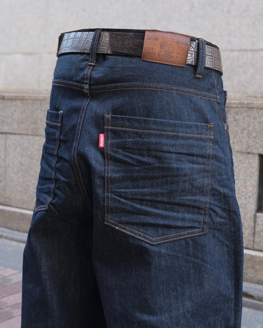 Baggy rigid denim