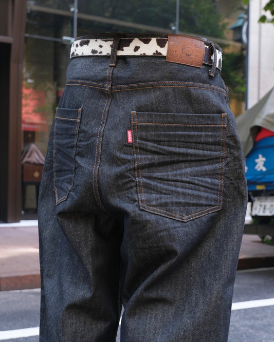 Baggy rigid denim