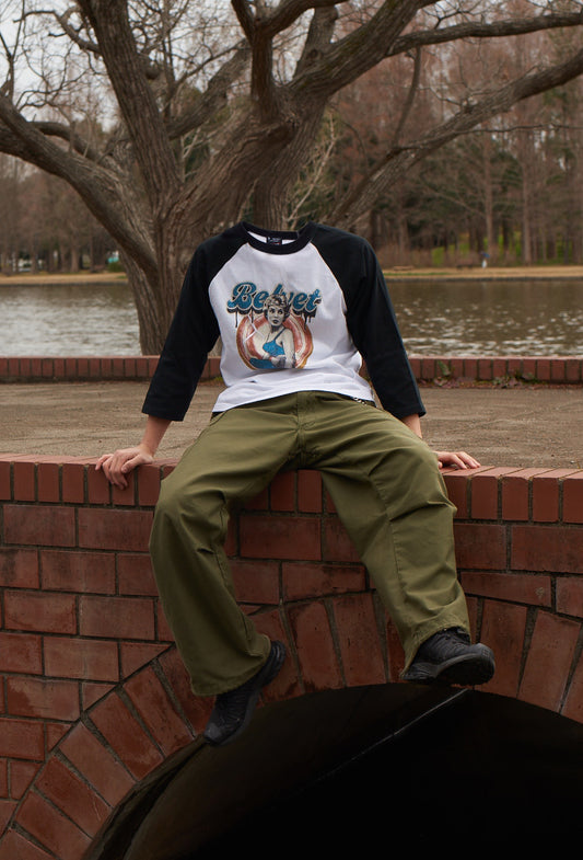 Retro girl designed raglan sleeve