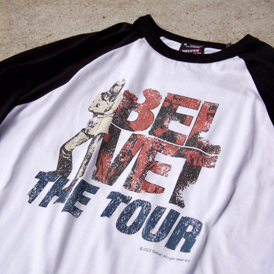 The tour raglan sleeve