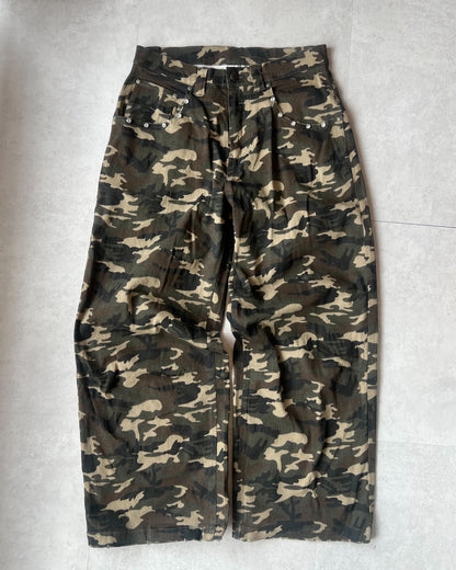 Diamond-like Studded Camouflage Pants free