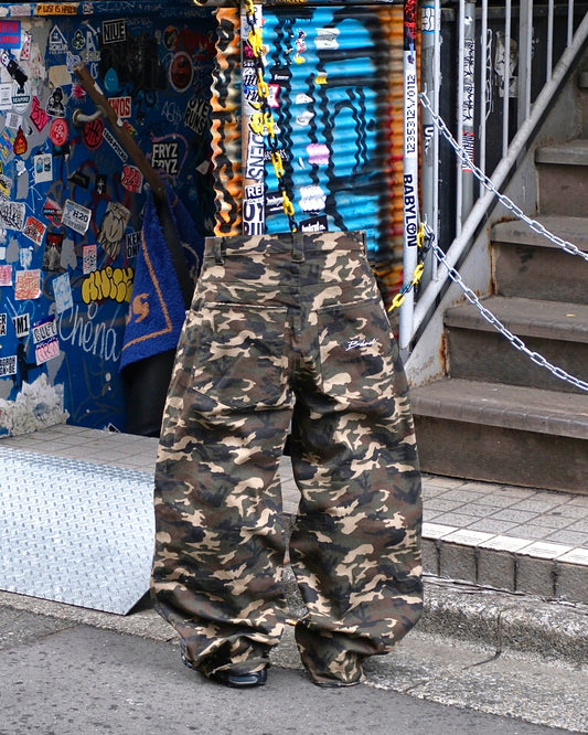 Diamond-like Studded Camouflage Pants