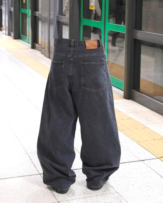 Washed baggy denim